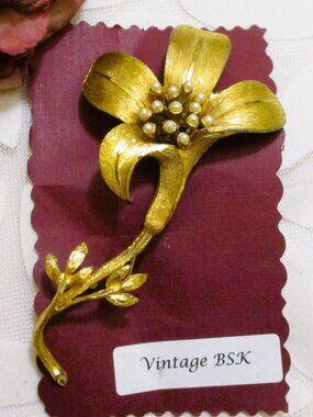 Vintage BSK Gold Plated Flower Brooch: DESIGNER Glass Pearl Statement Jewelry